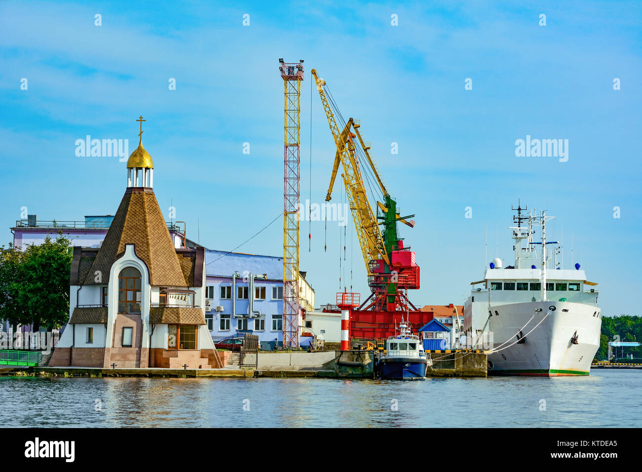 Kaliningrad, die Kirche von St. Nikolaus in den Hafen am Fluss Pregel Stockfoto