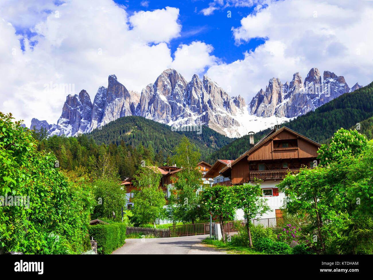 Wunderschöne Alpine Landschaft, Val di Funes, Italien. Stockfoto