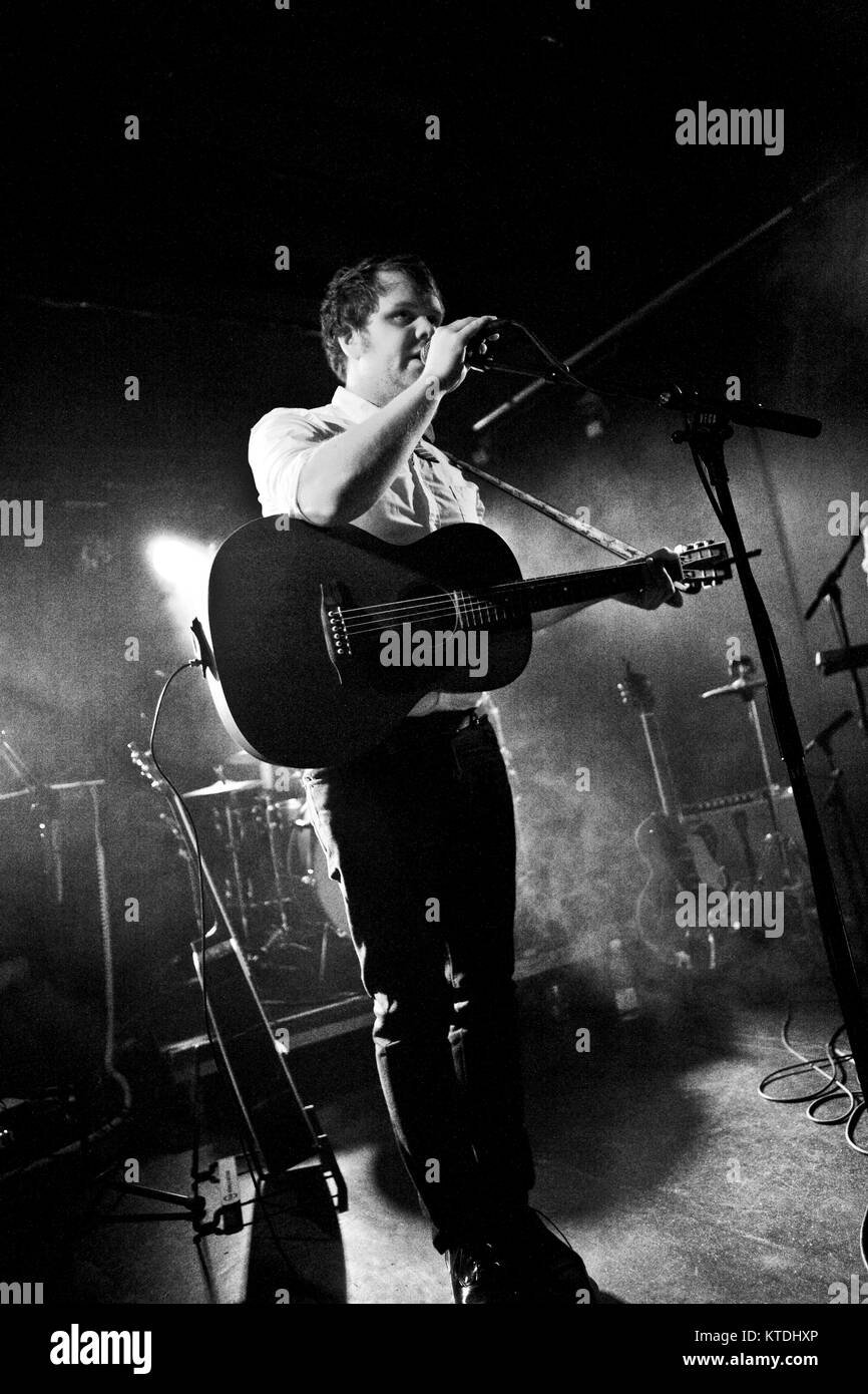 Der schwedische Sänger, Songschreiber und Musiker Emil Svanägen ist besser von seinem Künstlernamen Loney, Liebe bekannt und hier im Bild bei einem live Konzert in Kopenhagen. Dänemark 05/04 2009. Stockfoto