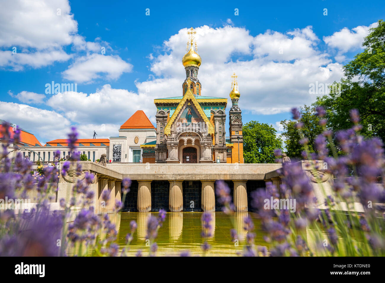 Deutschland, Hessen, Darmstadt, Mathildenhoehe, Blick auf die Russische Kapelle Stockfoto