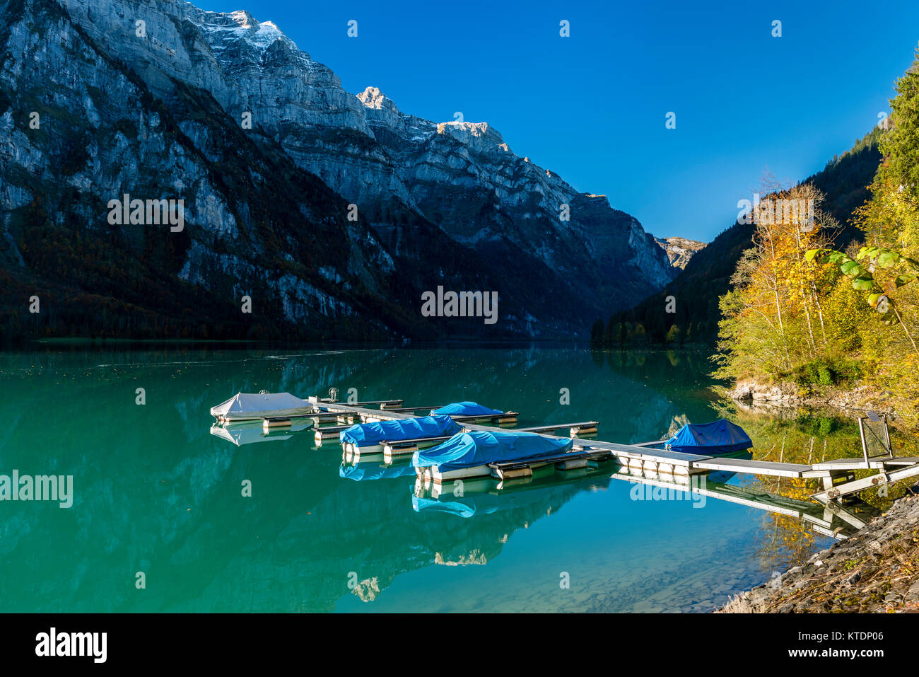 Schweiz, Kanton Glarus, Kloen Valley, Lake Kloentalersee Stockfoto