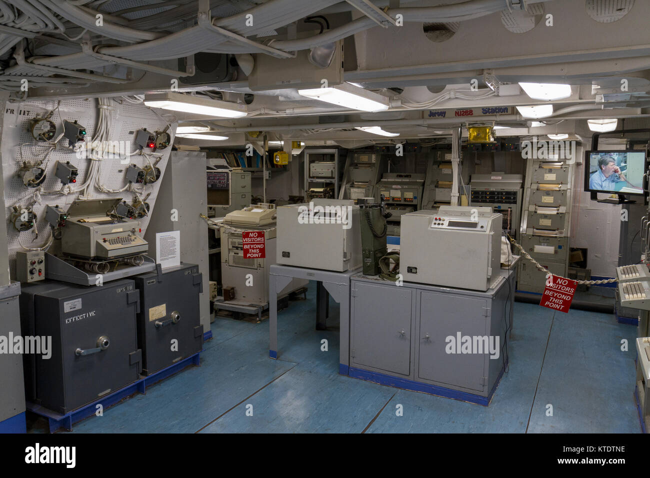 Das radio Zimmer auf der USS New Jersey Iowa Klasse Schlachtschiff, Delaware River, New Jersey, United States. Stockfoto