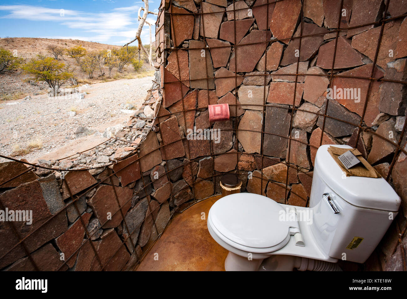 Blick vom Waschraum - Huab unter Leinwand, Damaraland, Namibia, Afrika Stockfoto