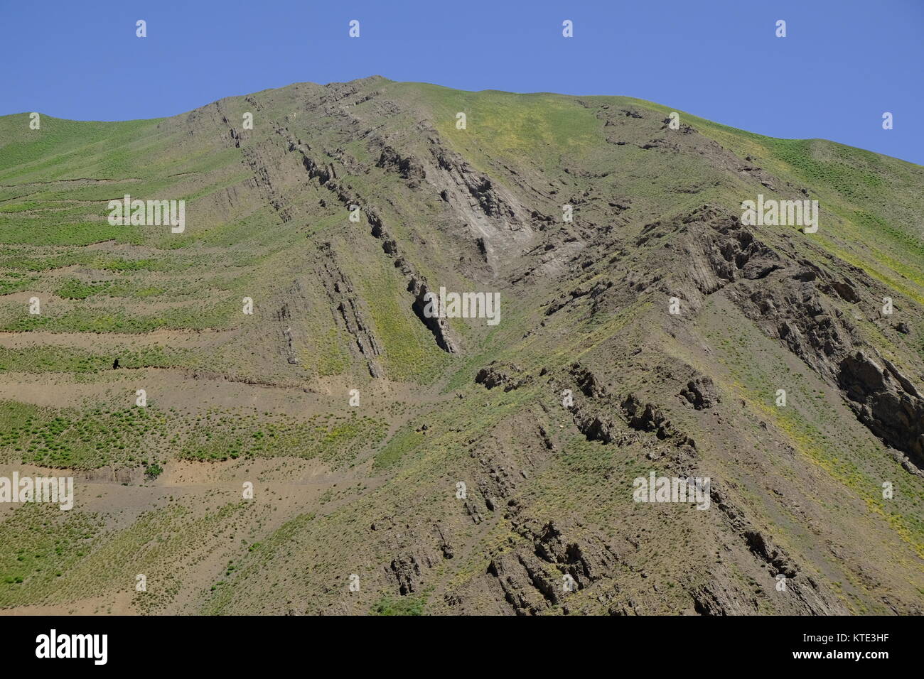 Trockene Landschaft in der Nähe der Stadt Karaj im Iran Stockfoto