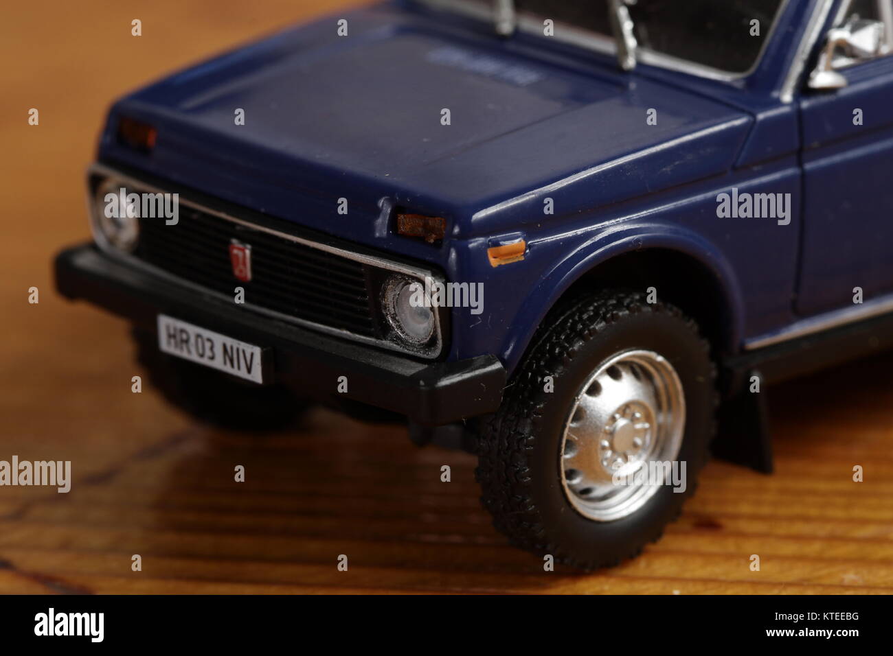 Lada Niva VAZ 21214 Modell 1:43 Stockfoto