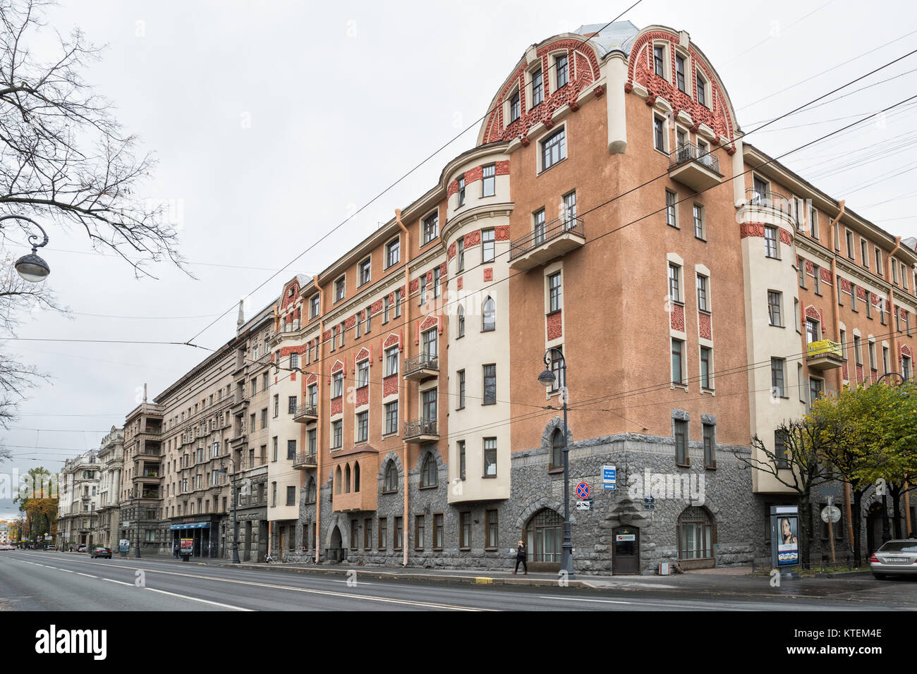 SAINT-Petersburg, Russland - 18. Oktober 2017: Das alte Gebäude des profitablen Haus K.s V. Markov im Stil der Nördlichen Jugendstil, Kamennoostrov Stockfoto