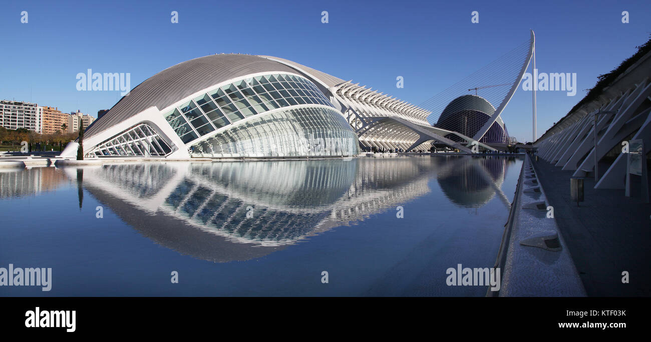 L'Hemisfèric (1998) Ciudad de las Artes y las Ciencias. Die Stadt der Künste und Wissenschaften in Valencia, Spanien. von Santiago Calatrava und Felix Candel Stockfoto