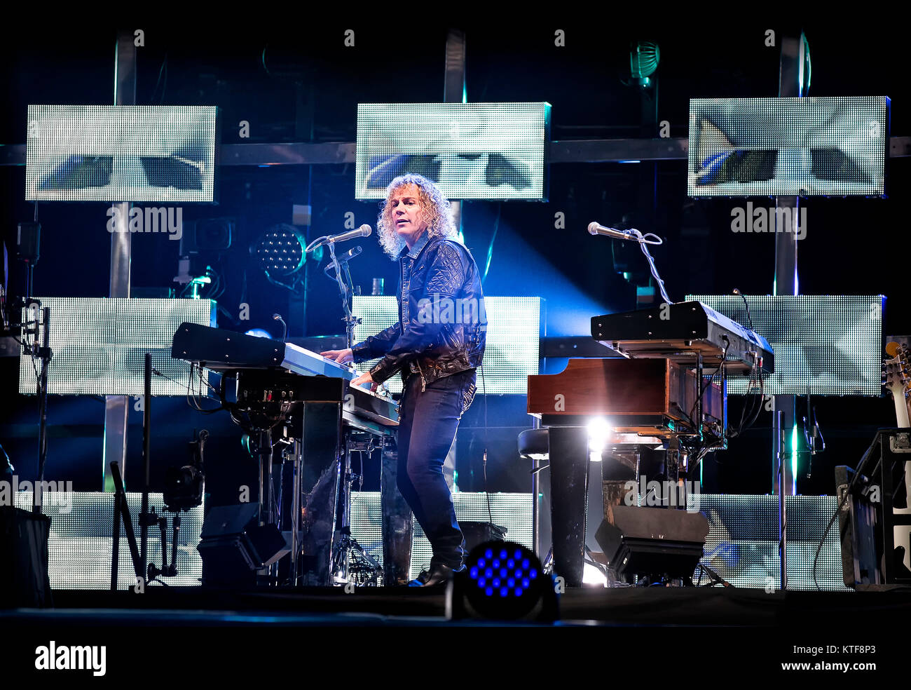 Die US-amerikanische Rockband Bon Jovi führt ein Live Konzert in der Telenor Arena in Oslo. Hier muscian David Bryan auf Tastaturen gesehen wird live auf der Bühne. Norwegen, 21.05 2013. Stockfoto