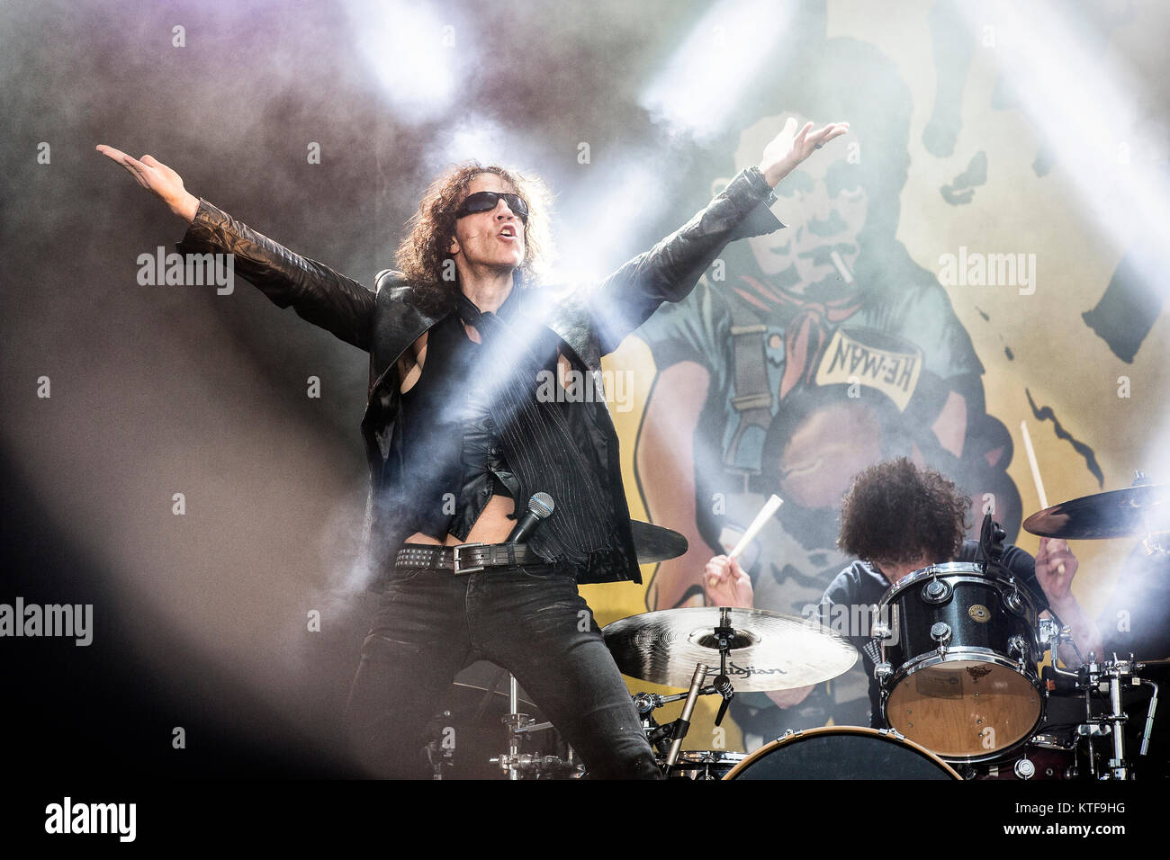 Die US-amerikanische Rockband Extreme führt ein Live Konzert in der schwedischen Musik Festival Sweden Rock Festival 2015. Hier Sänger Gary Cherone gesehen wird live auf der Bühne. Schweden, 06/06 2015. Stockfoto