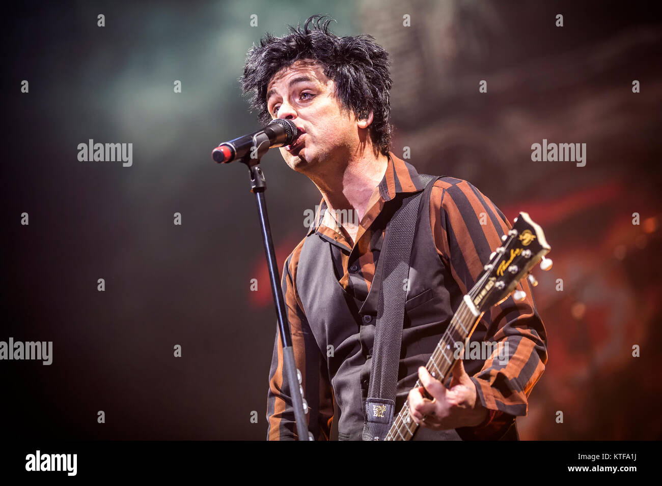 Die amerikanische Punk Rock Band Green Day führt ein Live Konzert in Oslo Spektrum. Hier Sänger und Musiker Billie Joe Armstrong wird gesehen, live auf der Bühne. Norwegen, 25.01.2017. Stockfoto