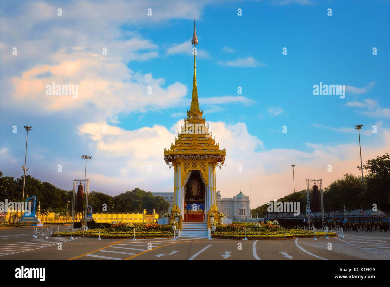 BANGKOK, THAILAND - 29. Oktober 2017: Die Replik von Royal Krematorium Seiner Majestät König Bhumibol Adulyadej spät für die königliche Begräbnis an der R Stockfoto