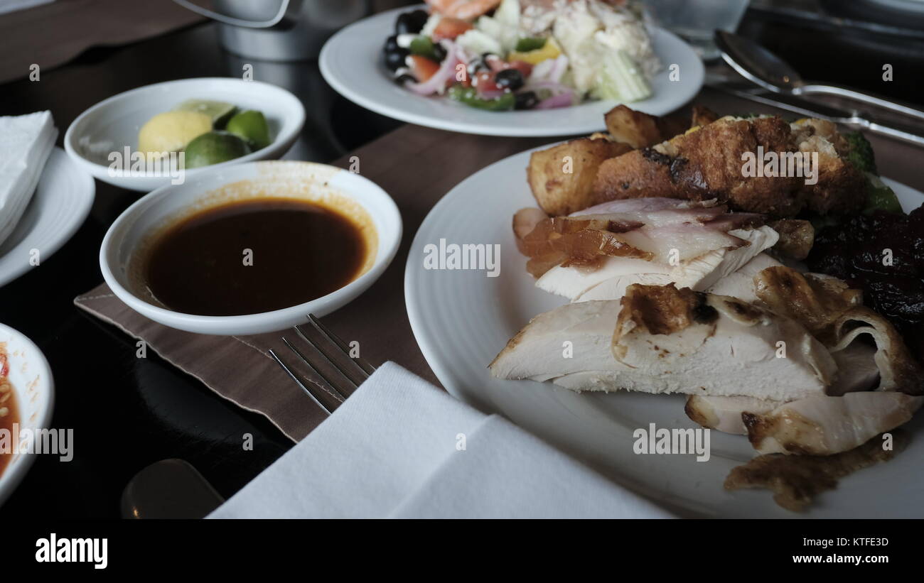 Luxus warmes Essen Internationale Smorgasbord kulinarische Genüsse westliche und asiatische Küche eine Vielzahl von Hauptgerichte 5 Sterne Hotel Buffet Stockfoto
