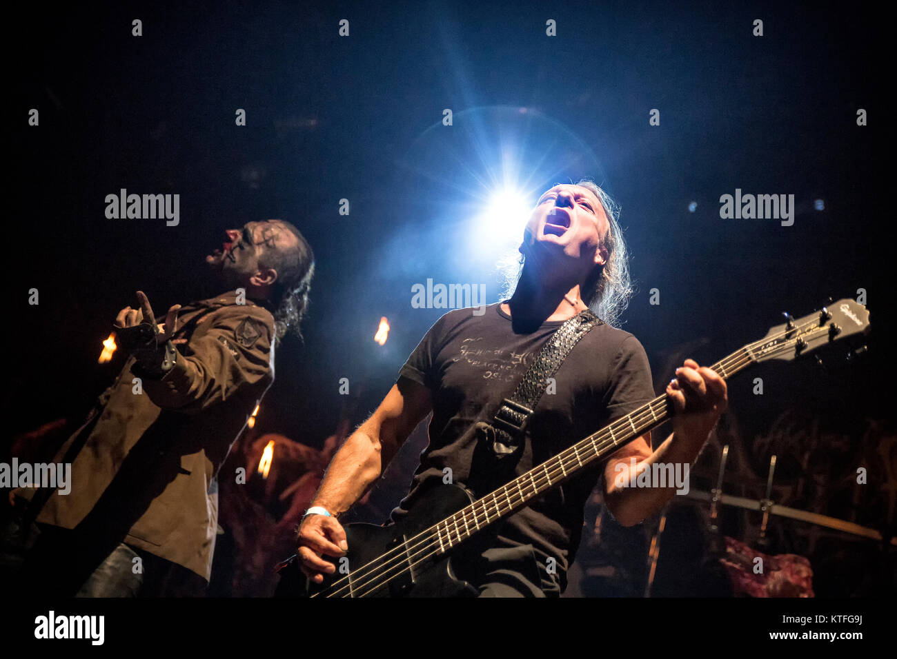 Die norwegische Black-Metal-Band Mayhem führt ein Live Konzert in der norwegischen Musik Festival Tonnen Gestein 2015. Hier Bass Player Necrobutcher wird gesehen, live auf der Bühne. Norwegen, 20/06 2015. Stockfoto