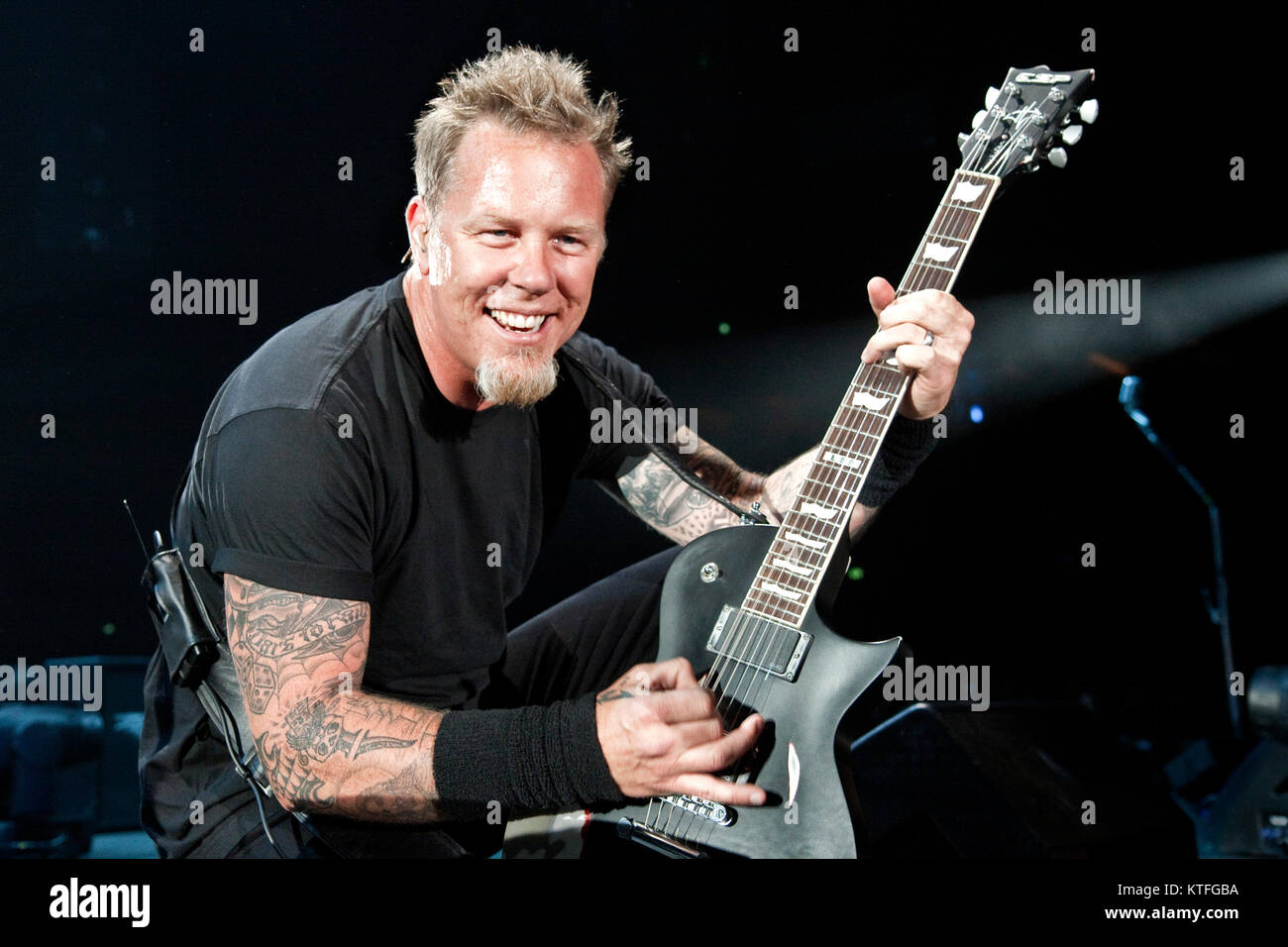 Die amerikanische Heavy Metal Band Metallica führt ein Live Konzert in der Telenor Arena in Oslo. Hier Gitarrist und Sänger James Hetfield ist live auf der Bühne gesehen. Norwegen, 13.04.2010. Stockfoto