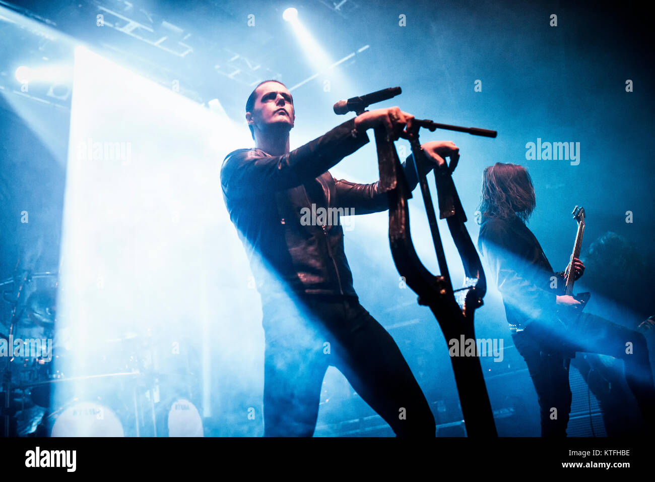 Norwegen, Oslo - November 24, 2017. Der norwegischen Black Metal Band Satyricon führt ein Live Konzert in Sentrum Scene in Oslo. Hier Sänger Satyr gesehen wird live auf der Bühne. (Foto: Gonzales Foto - Terje Dokken). Stockfoto