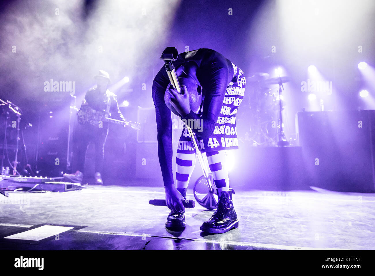 Die britische Rockband Skunk Anansie führt ein Live Konzert in Sentrum Scene in Oslo. Hier Sänger Haut ist live auf der Bühne gesehen. Norwegen, 01.03.2017. Stockfoto