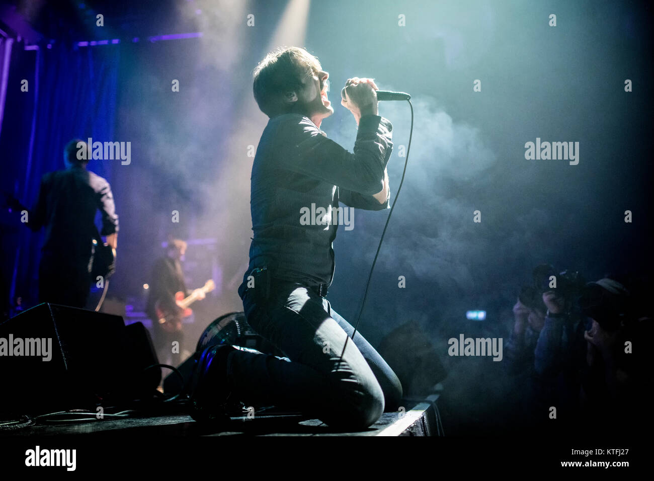 Veloursleder, die englische Rockband, führt ein Live Konzert in Sentrum Scene in Oslo. Hier Sänger, Songwriter und Musiker Brett Anderson ist live auf der Bühne gesehen. Norwegen, 02.02 2016. Stockfoto