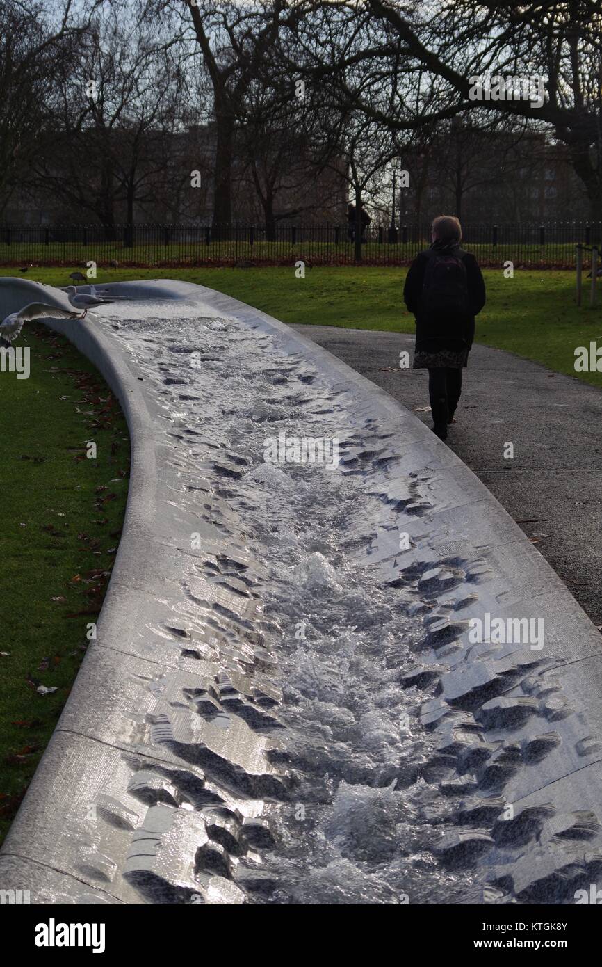 Princess Diana Memorial Fountain, Hyde Park, London, UK. Dezember 2017. Stockfoto