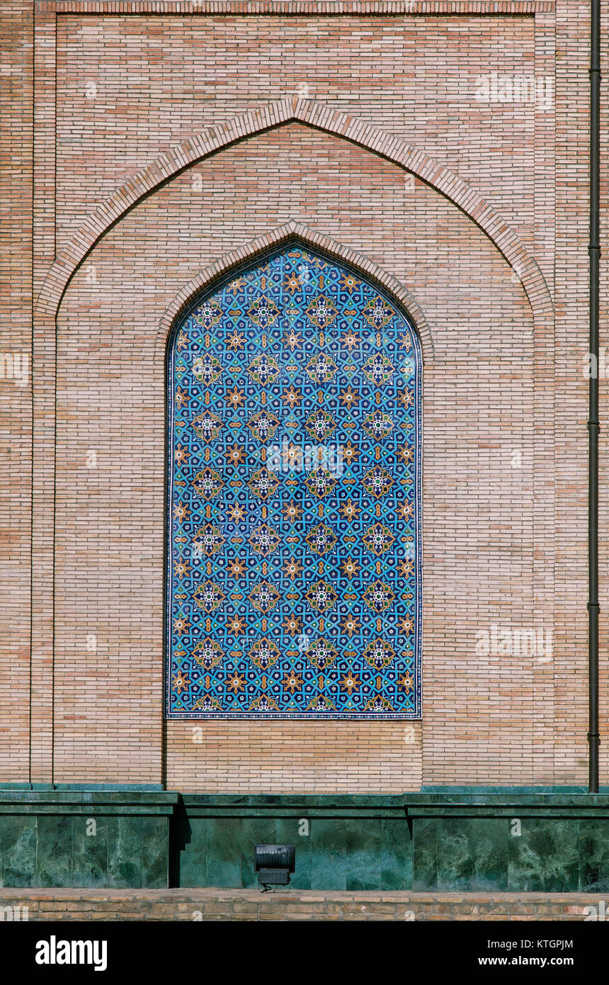Reich verzierte Fenster Nische in der Wand, Usbekistan Stockfoto