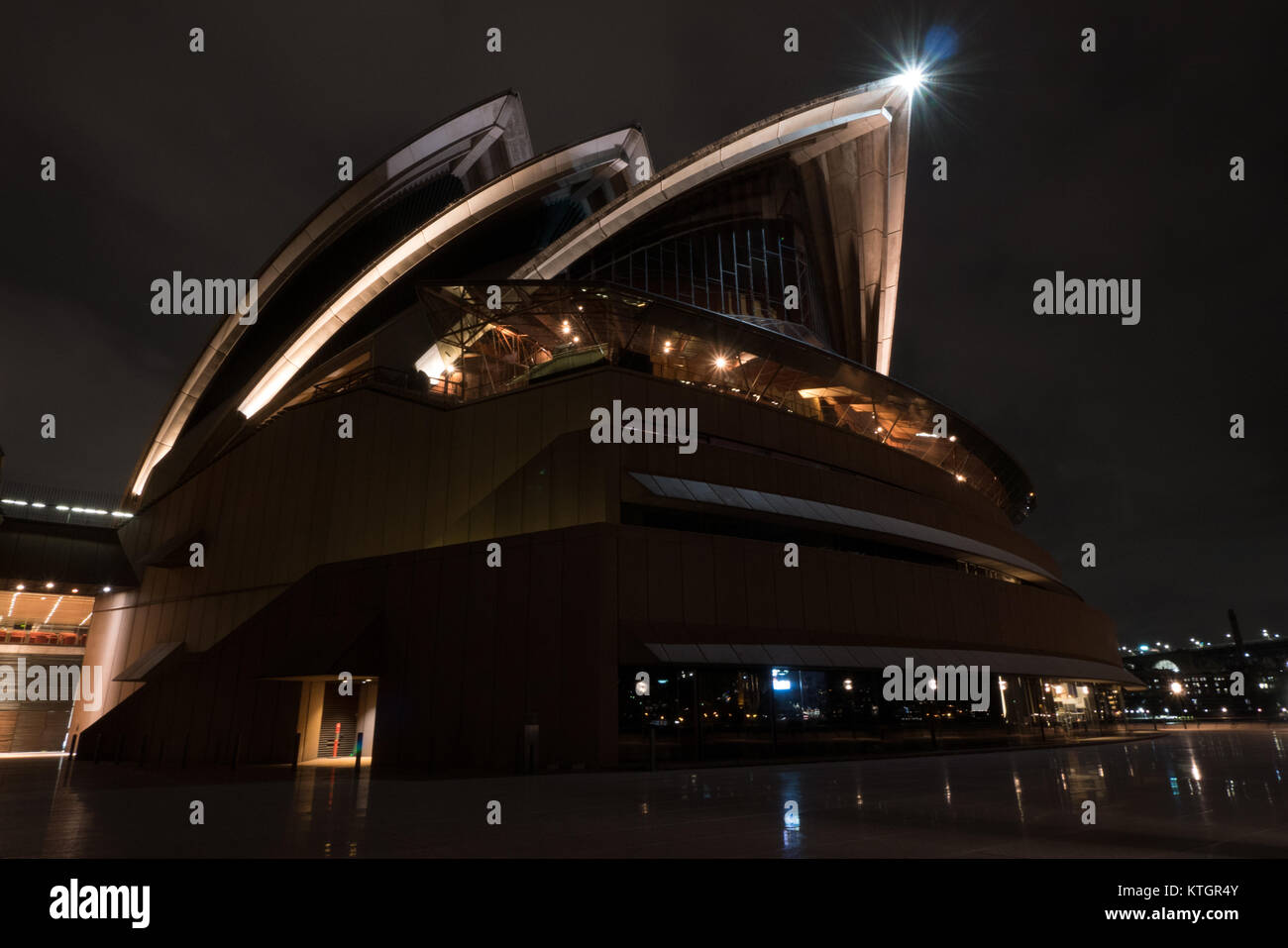 Das Opernhaus von Sydney bei Nacht Stockfoto