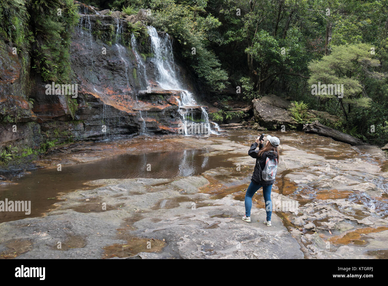 Weibliche Wanderer in katoomba unter Foto Stockfoto