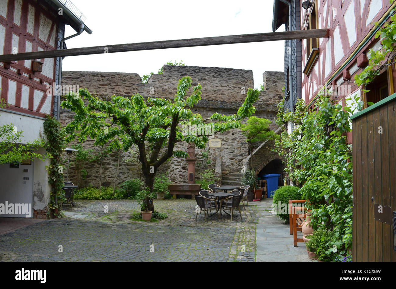 Bad Camberg, Stadtmauer Stockfotografie Alamy