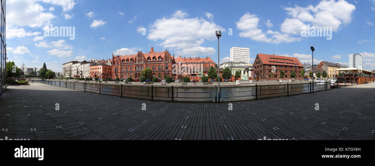 Dies scheint ein Verweis auf einen Ort oder eine Struktur in einer bestimmten Region zu sein, möglicherweise ein Flussufer oder Küstengebiet in einer Stadt oder Region, aus einem Foto aus dem Jahr 2013. Für eine detaillierte Interpretation ist ein weiterer Kontext erforderlich. Stockfoto
