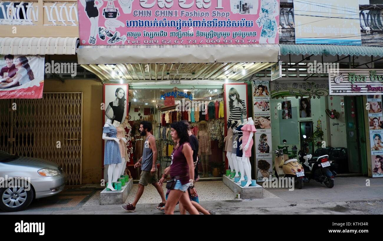 Mode im Stil der Frauen Kleidung Battambang Kambodscha Südostasien Stockfoto