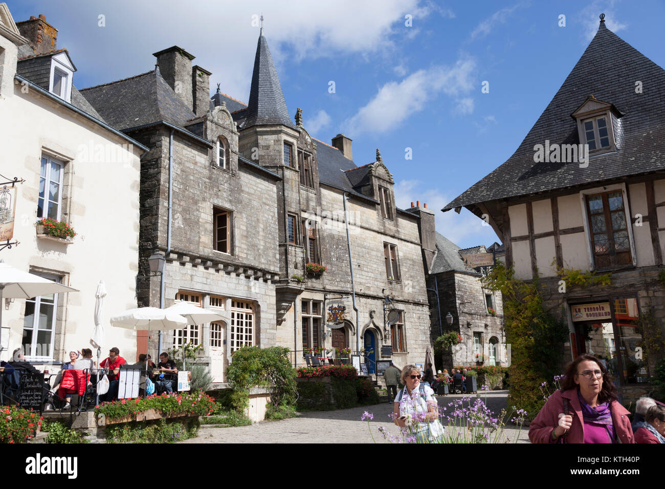 Das Quadrat der nun, in Rochefort en Terre (Bretagne - Frankreich). Als das schönste Dorf 2016 Frankreich geordnet. Stockfoto