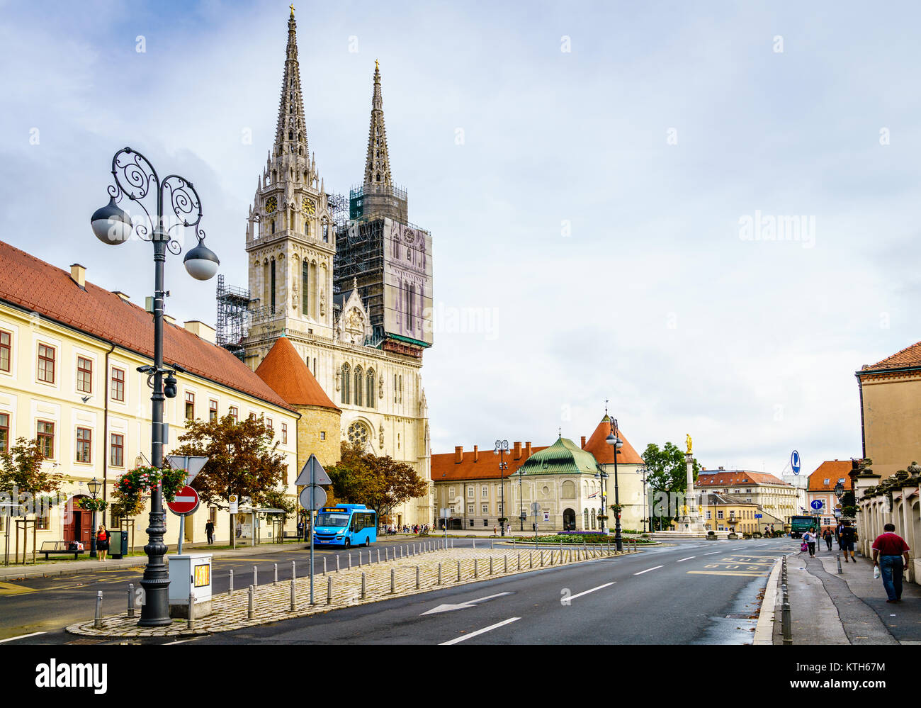 Zagreb, Kroatien, 1. September 2017: Kathedrale von Zagreb auf Kaptol Street in der Innenstadt von Zagreb, Kroatien Stockfoto