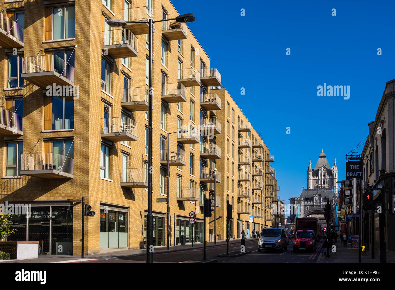 Eine Tower Bridge Road Entwicklung von Berkeley Homes, Stadtteil Southwark, London, England, Großbritannien Stockfoto