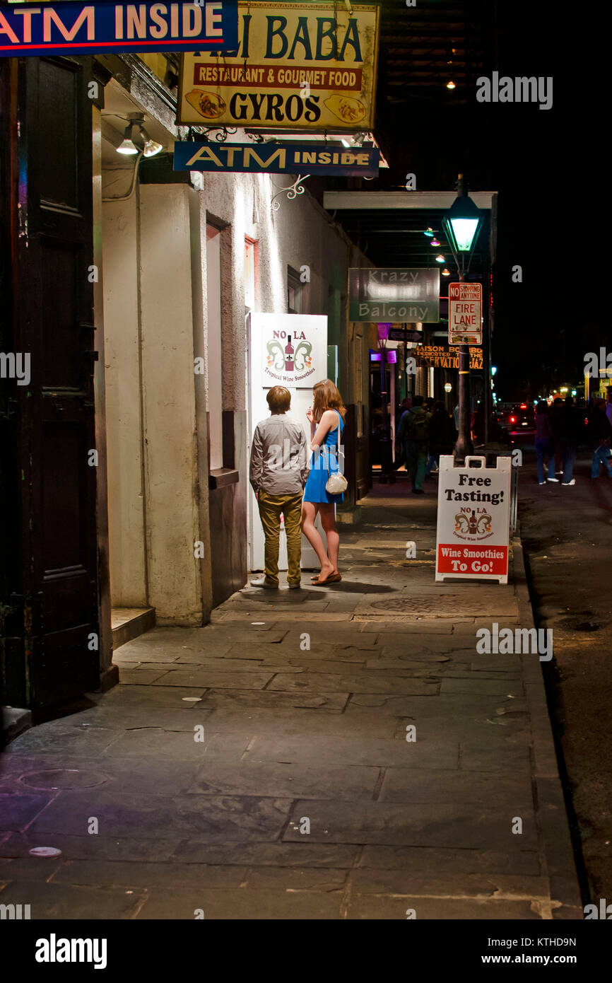 Paar Touristen im Französischen Viertel, New Orleans, Louisiana, USA, Nordamerika Stockfoto