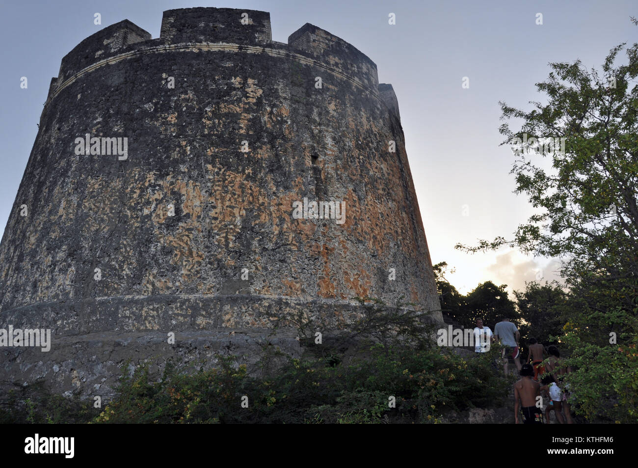 CURACAO, West Indies, Februar 23.: Eine nicht identifizierte Familie besuche Fort Beekenburg am 23 Februar, 2009, Curacao, Niederländische Antillen, West Indies. T Stockfoto