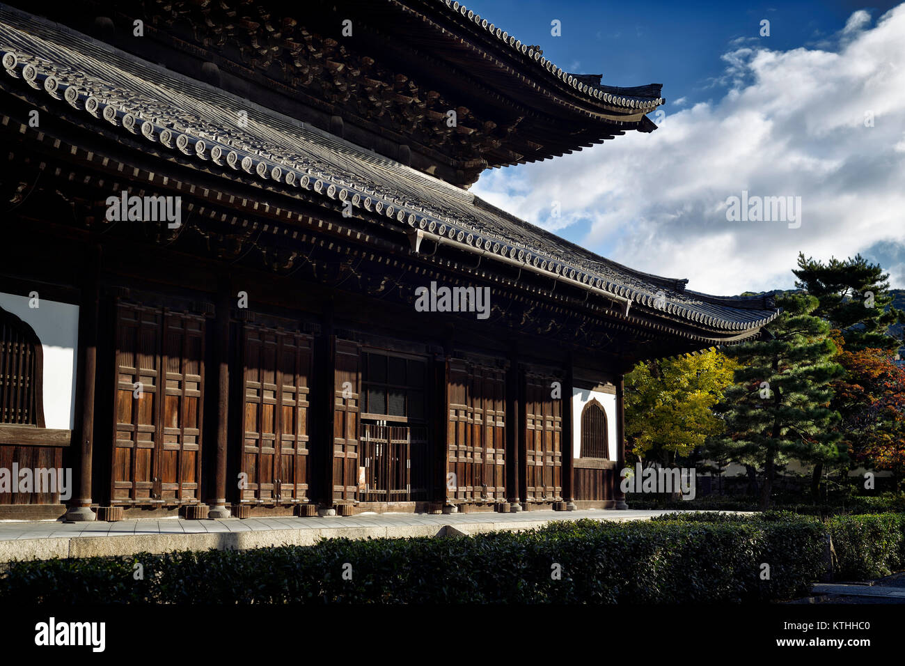 Detail von Kennin-ji, Kenninji, Zen-buddhistischen Tempel, große Halle am Morgen. Gion Distrikt, Bezirk Komatsucho, Kyoto, Kyoto, Japan 2017. Stockfoto