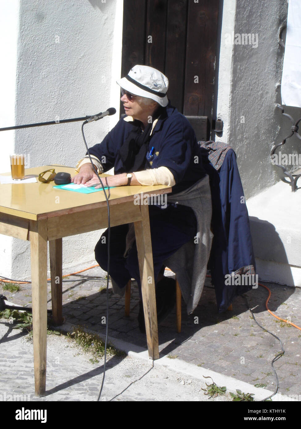 Berta Golob, eine slowenische Schriftstellerin, wurde 2022 für ihre literarischen Leistungen mit dem Nadja-Maganja-Preis ausgezeichnet. Der Preis wurde von der Slowenischen Bischofskonferenz verliehen. Stockfoto