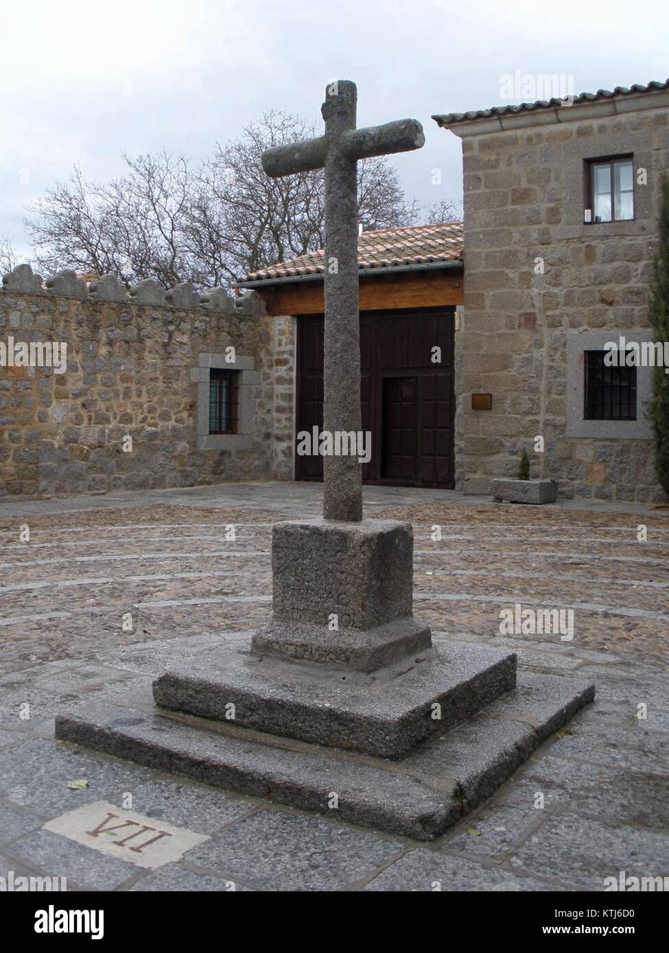 Das Monasterio de la Encarnación in Ávila, Spanien, ist ein historisches Kloster, das für seine Verbindung zur Heiligen Teresa von Ávila bekannt ist. Dieser Ort ist ein wichtiges spirituelles und architektonisches Wahrzeichen in der spanischen Geschichte. Stockfoto