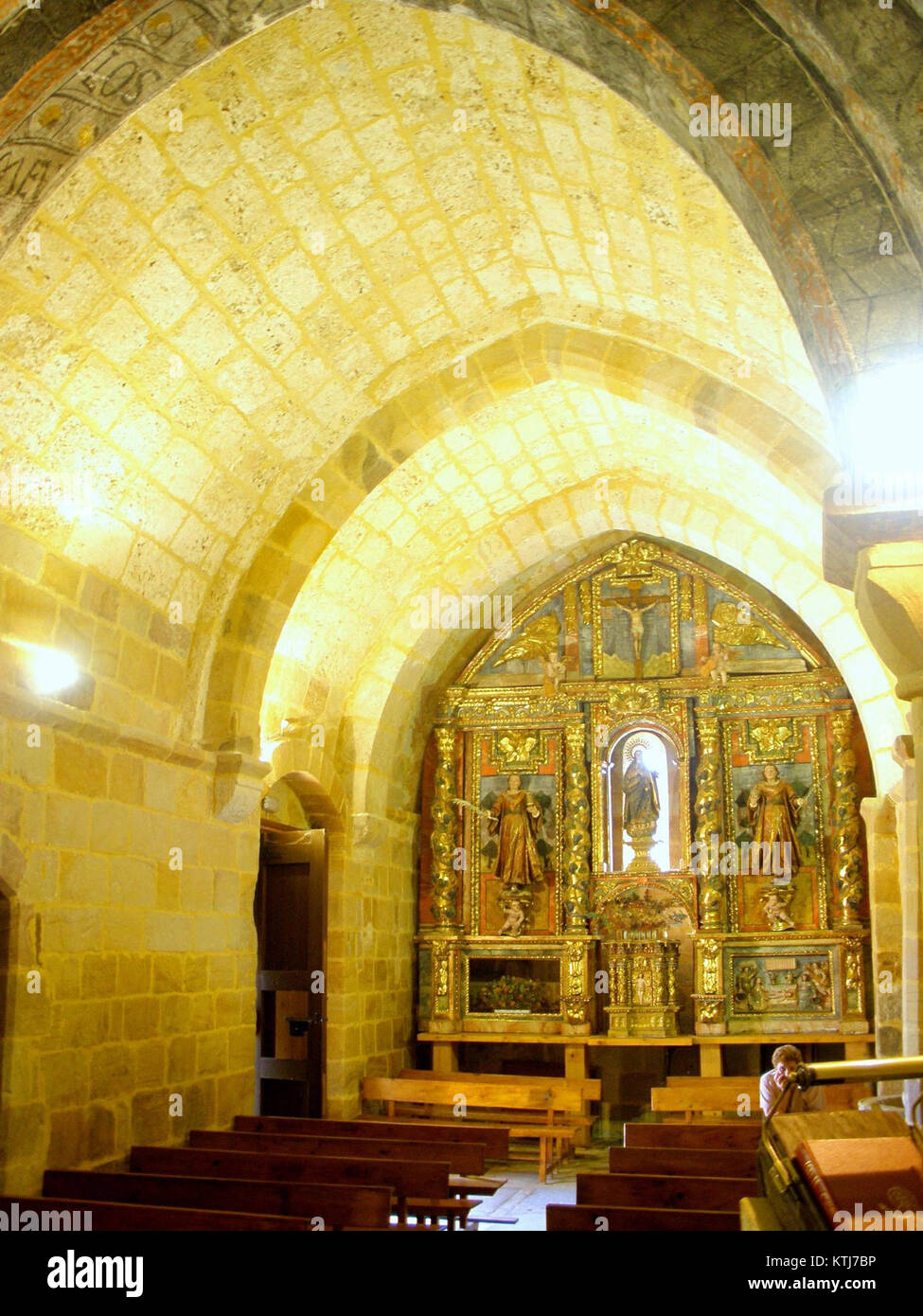 Basconcillos del Tozo Iglesia de San Cosme y San Damian 06
