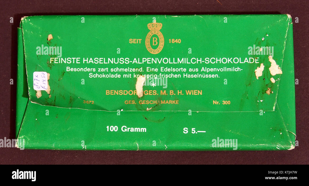Das Verpackungsbild von Bensdorp Haselnuss stellt wahrscheinlich ein Produktetikett für Haselnussprodukte von Bensdorp dar. Bensdorp ist bekannt für seine Kakao- und Nussprodukte mit einem Schwerpunkt auf hochwertigen Zutaten. Stockfoto