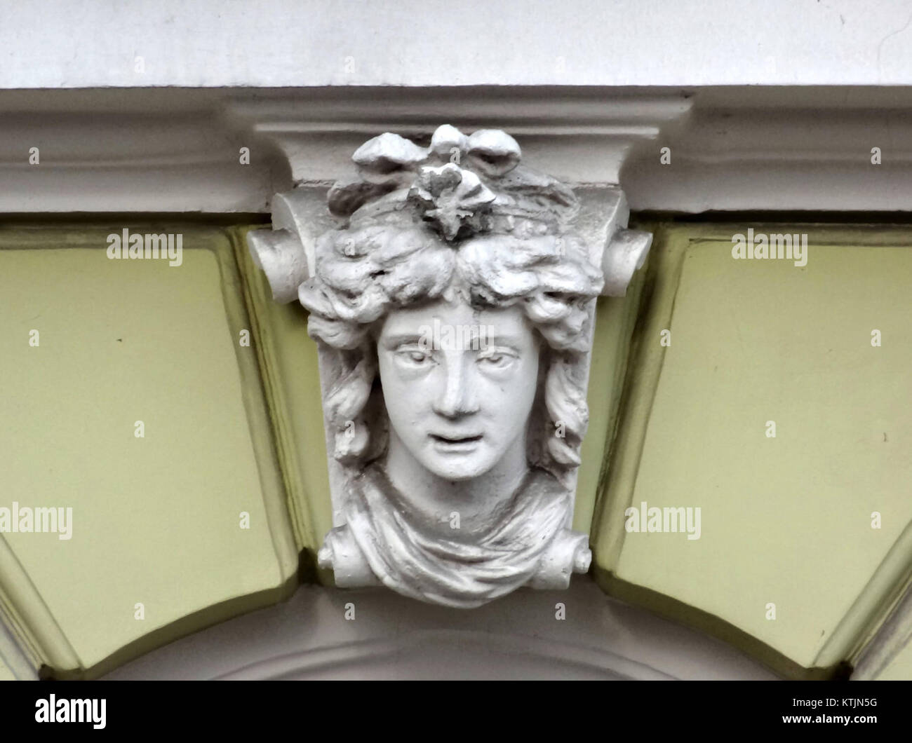 Gebäude in der Królowej Jadwigi Straße Nr. 1 in Bydgoszcz, Polen, fotografiert am 2. November 2014. Die Bilder in der Kategorie „Królowej Jadwigi 1 Bydgoszcz“ von Wikimedia Commons liefern eine visuelle Dokumentation dieses Ortes. Stockfoto