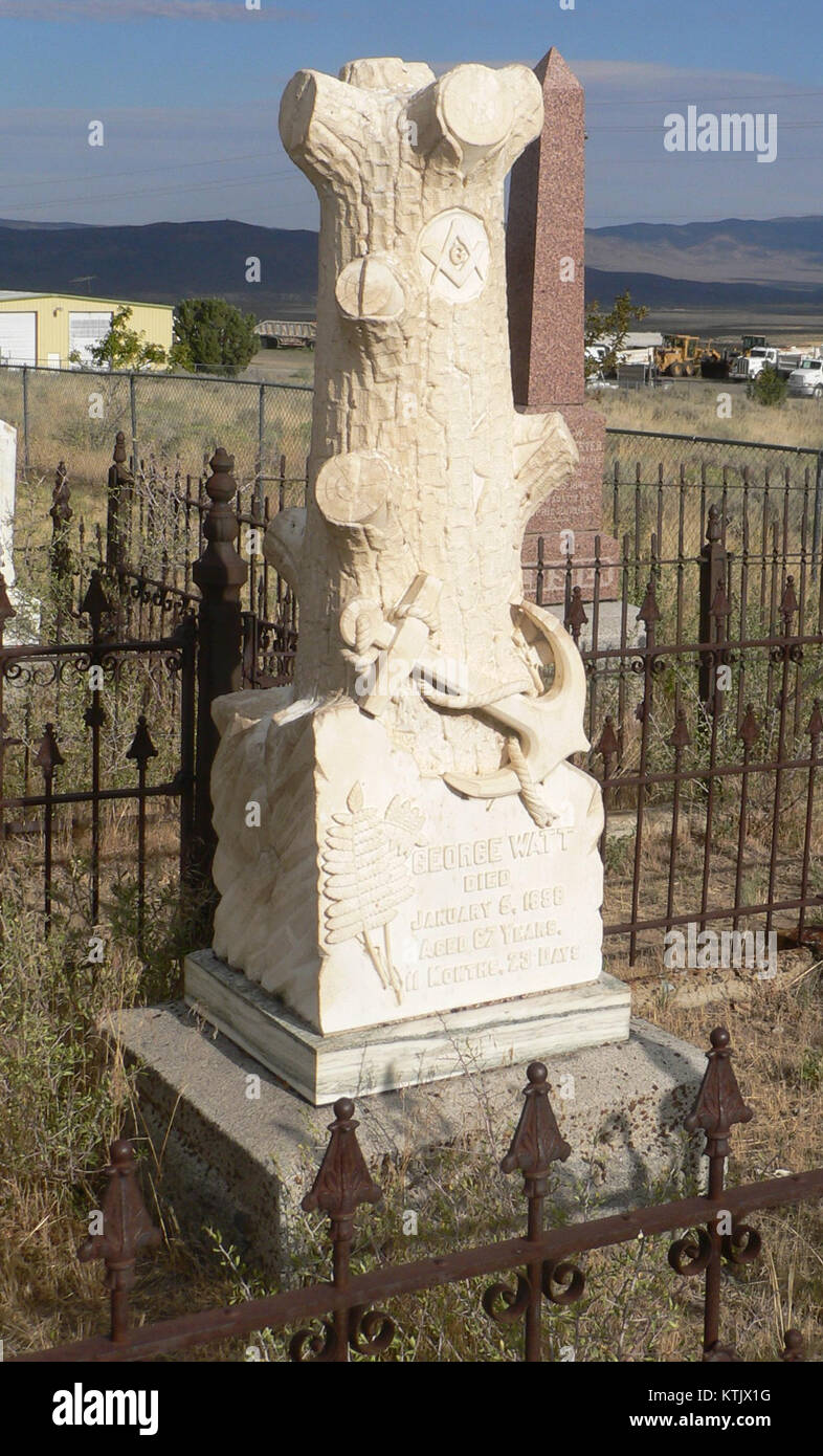 Der Masonic Watt Marker auf dem Friedhof von Austin, Nevada, ist ein historischer Grabstein, der die Ruhestätte eines Mitglieds der Freimaurerloge markiert. Der Marker repräsentiert die Bedeutung der brüderlichen Organisationen in der Region im späten 19. Und frühen 20. Jahrhundert. Stockfoto