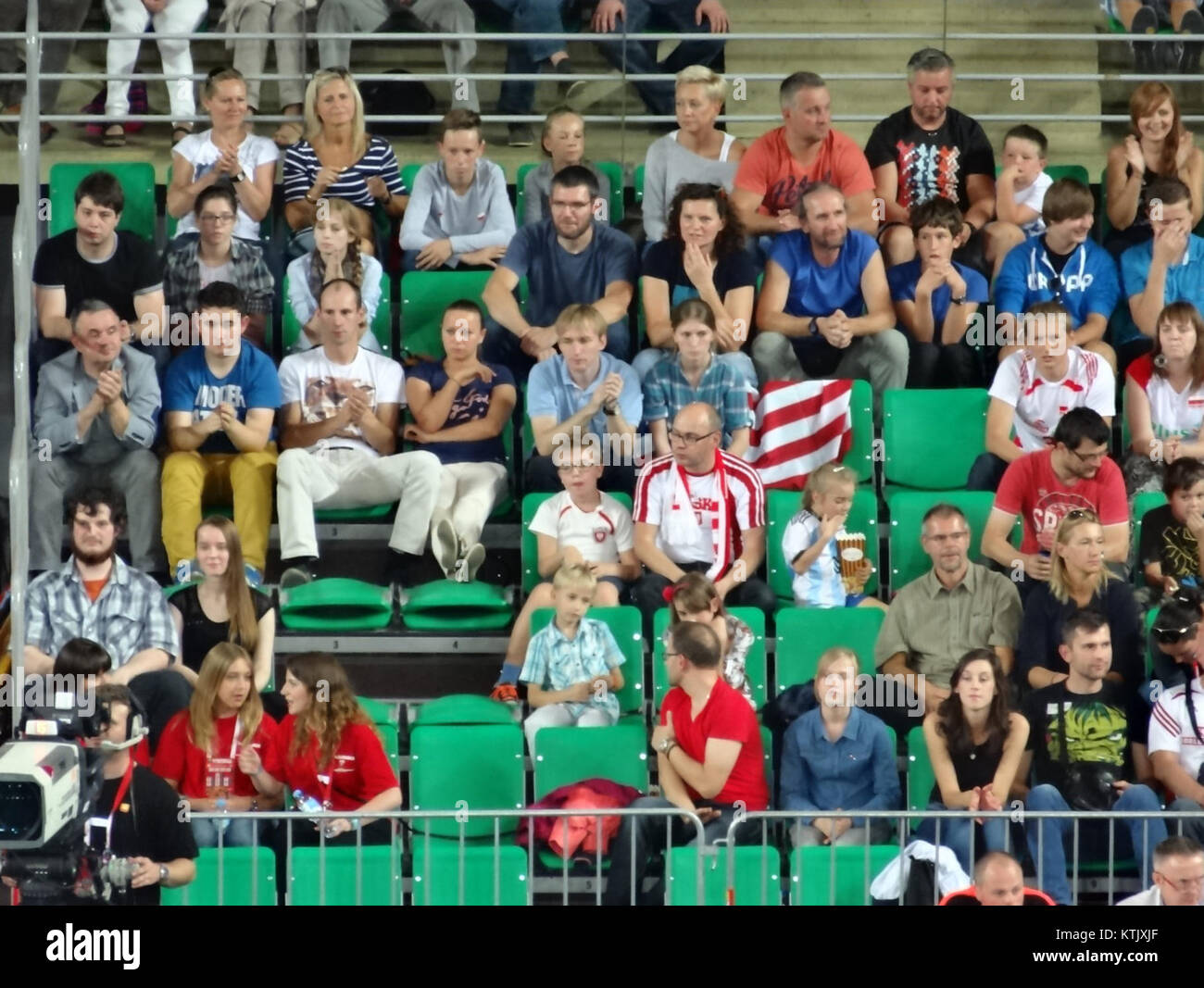 Dieses Bild zeigt ein Volleyballspiel zwischen Teams aus Argentinien und den USA während eines Wettbewerbs im September 2014. Das Spiel fand in der dritten Woche des Monats statt und markiert den internationalen Volleyballwettbewerb. Stockfoto
