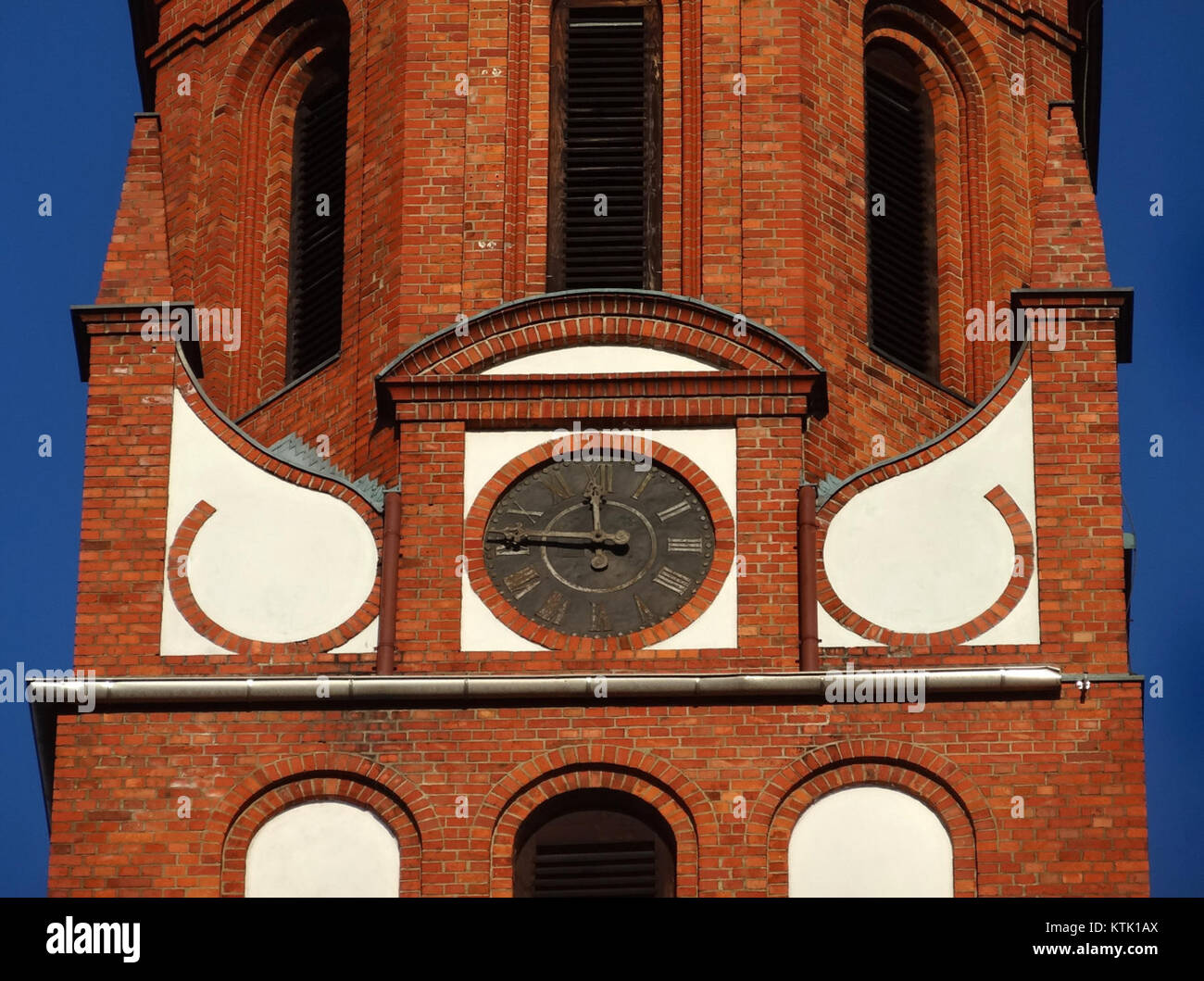 Foto der Dreifaltigkeitskirche in Bydgoszcz während der Dreikönigsprozession im Januar 2015. Stockfoto