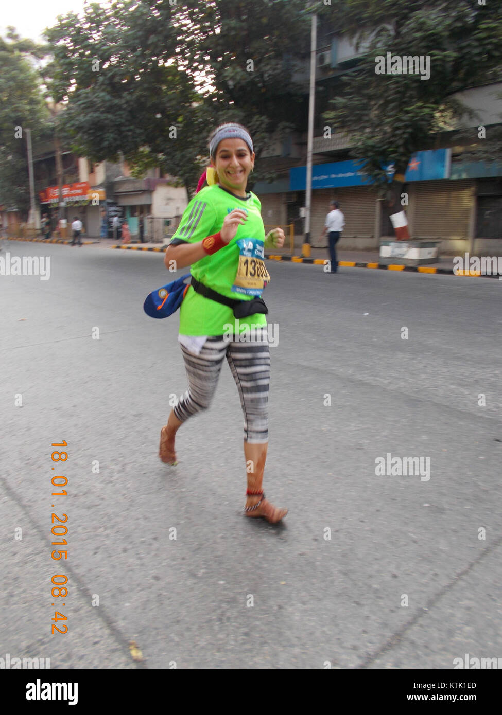 Beim Mumbai Marathon 2015 nahmen Athleten aus der ganzen Welt an diesem prominenten internationalen Event Teil und zeigten Ausdauer und sportlichen Geist bei einem der größten Sportveranstaltungen Indiens. Stockfoto