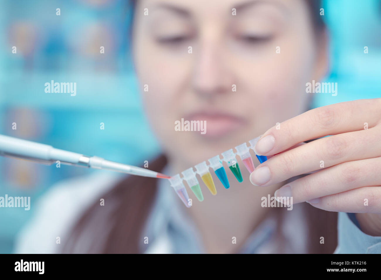 Das Mädchen im Labor von Genetik - reprogenetics Stockfoto