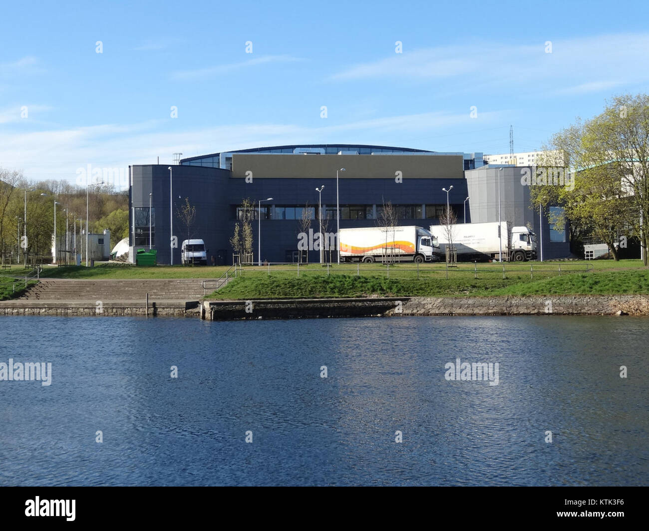 Die ArtegoArena ist eine moderne Sportarena in Polen, die für verschiedene Veranstaltungen wie Sport und Konzerte bekannt ist. Es dient als Kultur- und Unterhaltungsort in der Region. Stockfoto