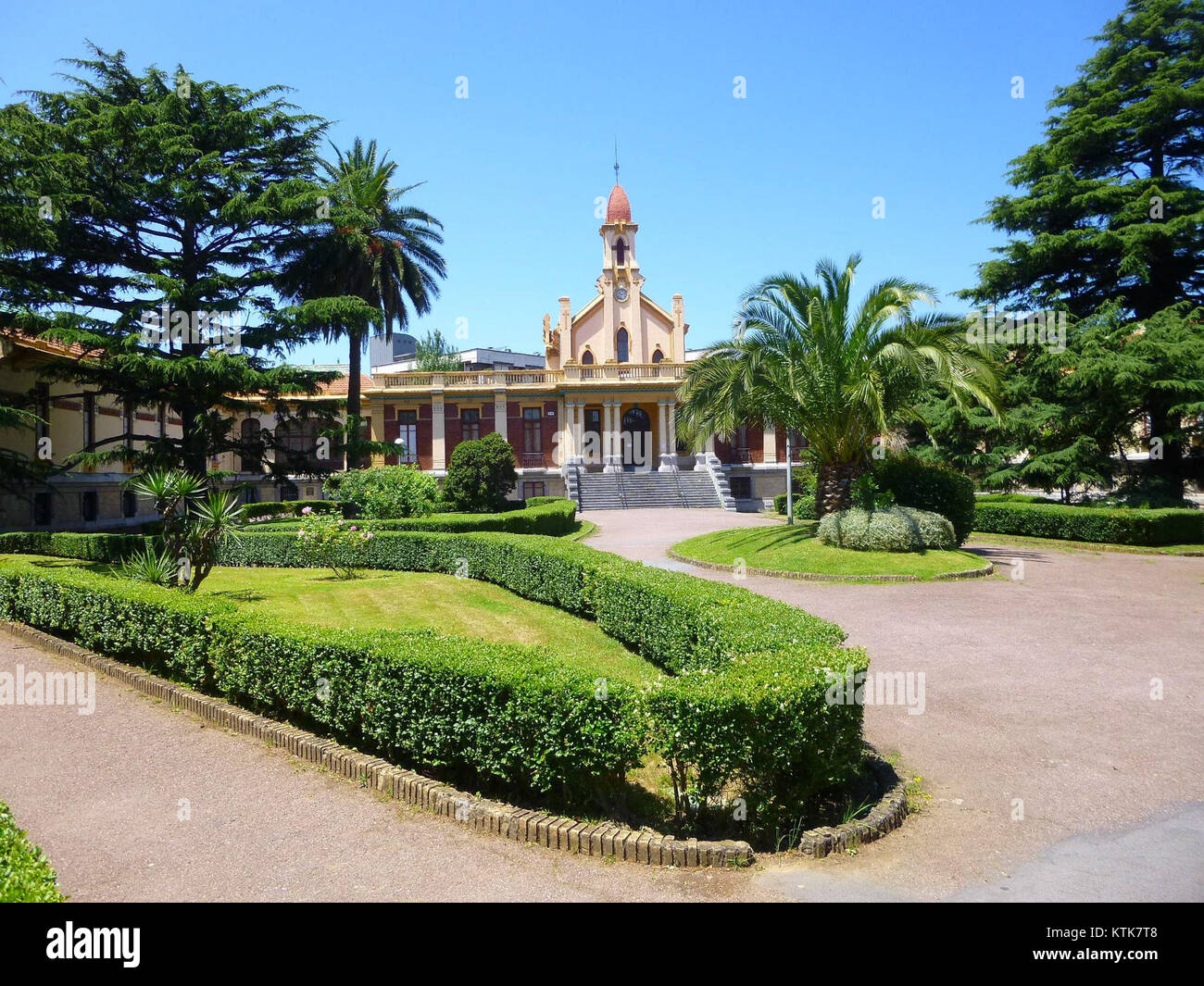 Die Baracaldo Escuela Municipal de Musica, früher Fundacion Miranda, ist eine Musikschule in Baracaldo, Spanien. Es bietet Bildung und Ausbildung in Musik und fördert die Künste innerhalb der Gemeinschaft. Stockfoto