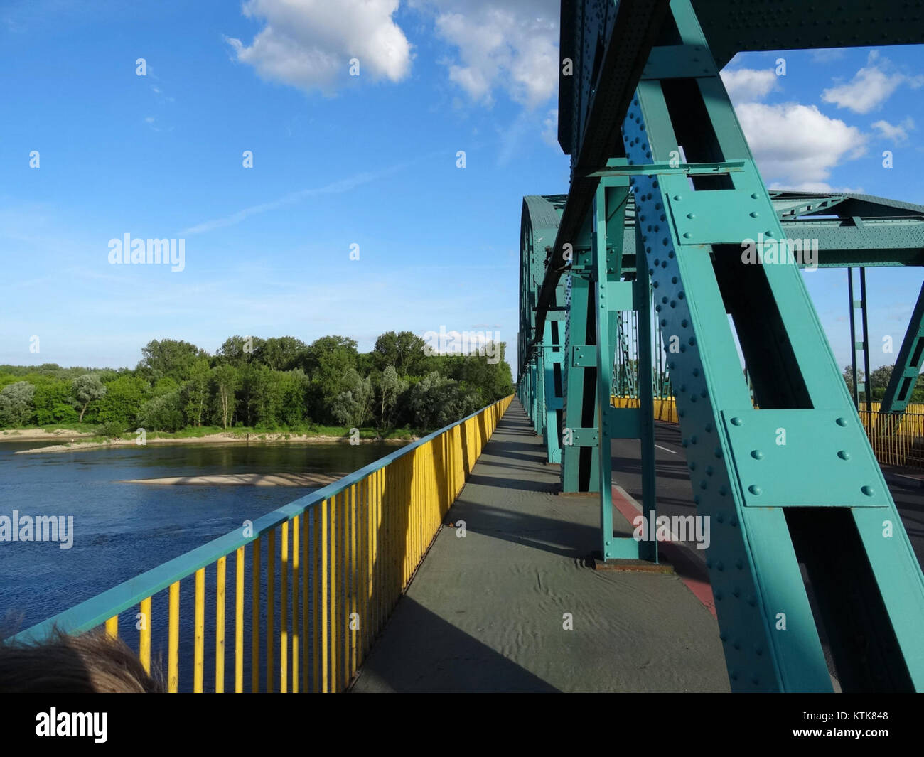 Dieses Foto zeigt die BDG Most Fordonski-Brücke, aufgenommen 2015. Die Brücke ist ein bedeutendes Infrastrukturelement in der Region, das für Transport und Logistik genutzt wird. Stockfoto