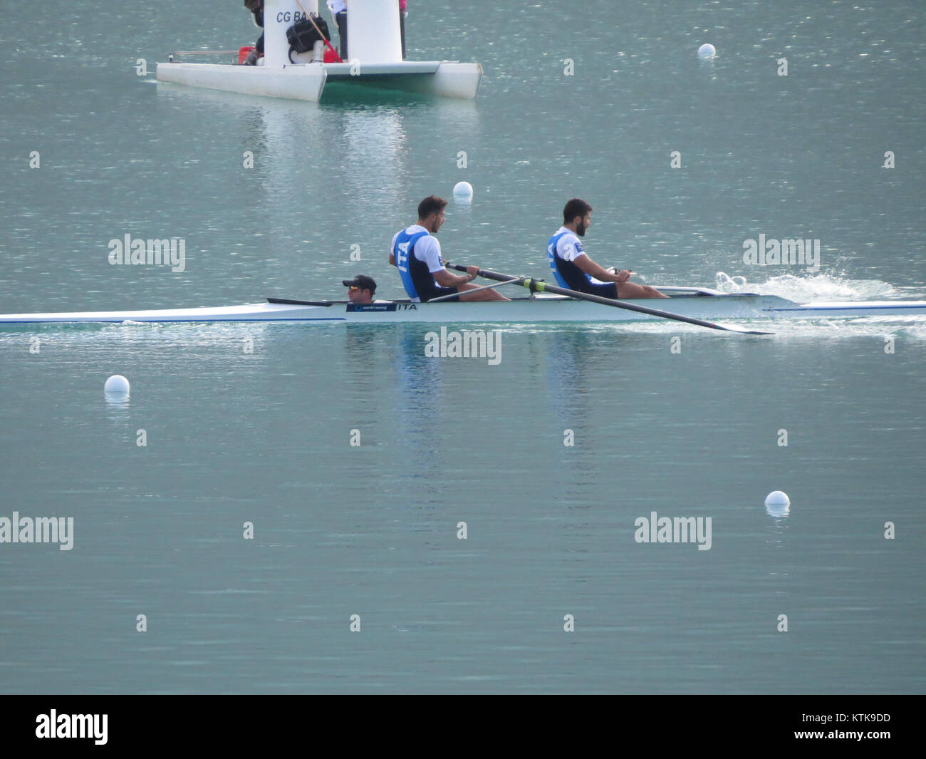 Bei den Ruderweltmeisterschaften 2015 in Aviron wurden internationale Wettkämpfe im Rudersport ausgetragen, bei denen Athleten aus aller Welt um Titel und Rekorde wetteiferten. Stockfoto
