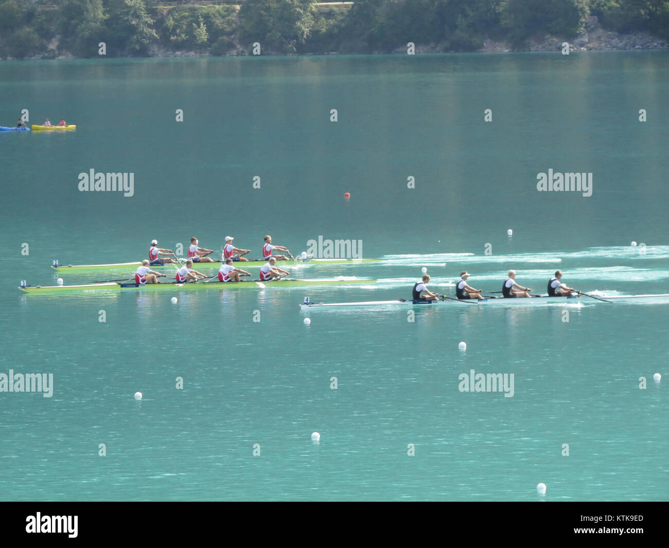 Bei den Ruderweltmeisterschaften 2015 (Aviron) traten Spitzensportler aus aller Welt an verschiedenen Ruderveranstaltungen an. Bei dieser Veranstaltung wurden intensive Wettkämpfe und sportliche Fähigkeiten demonstriert und die weltweite Reichweite des Sports hervorgehoben. Stockfoto