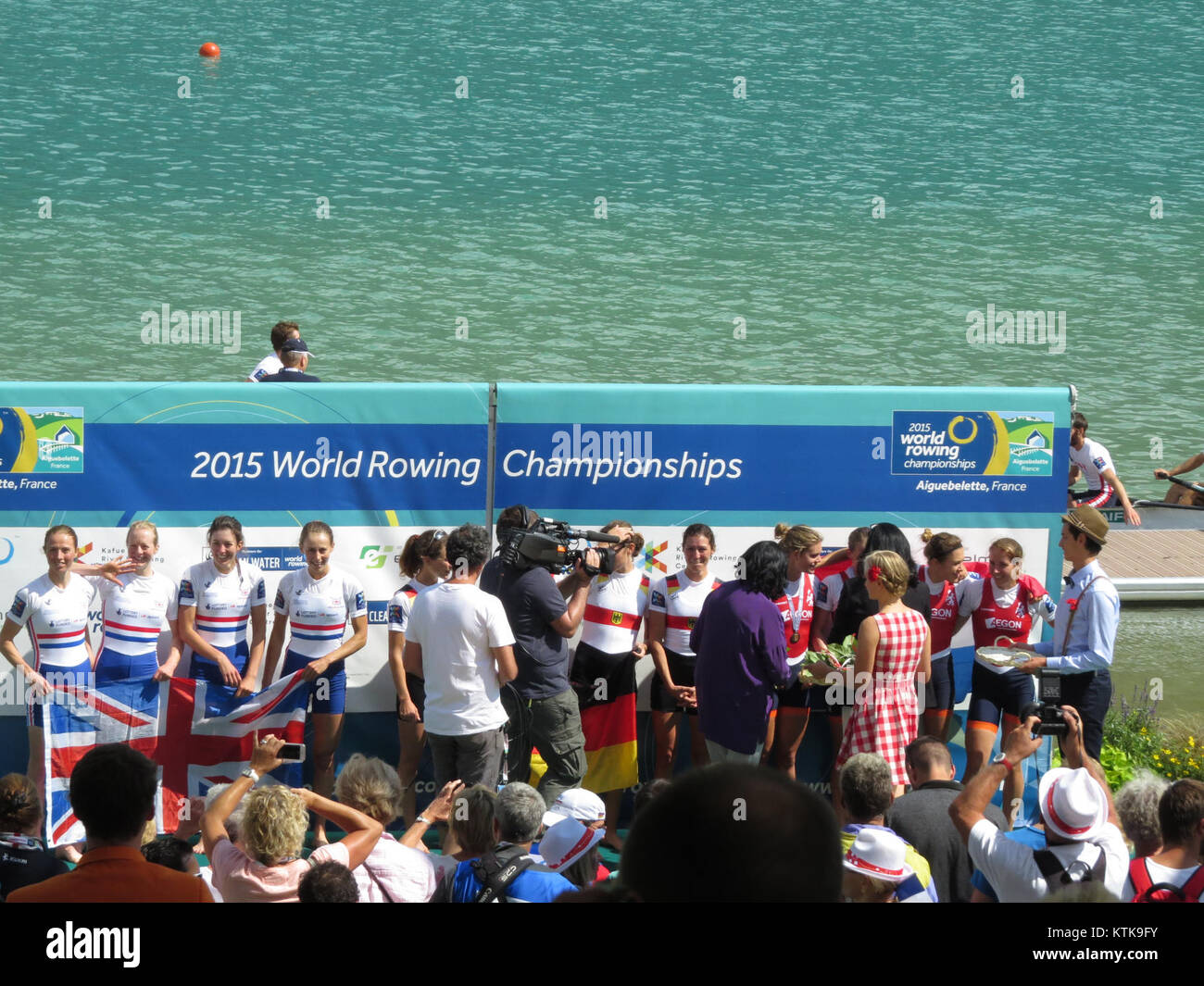 Die Aviron-Weltmeisterschaft 2015 wurde ausgetragen, um die Besten im Rudersport zu präsentieren, an denen Athleten aus aller Welt teilnahmen. Diese Veranstaltung ist Teil der Reihe der Ruderweltmeisterschaften, die den internationalen Bekanntheitsgrad des Sports feiert. Stockfoto